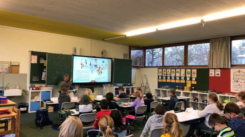 Vorlesetag An Der Dreifrankenschule In Geiselwind