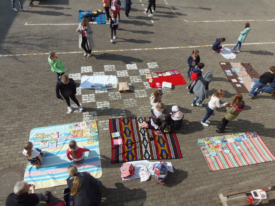 Bücherflohmarkt an der Drei-Franken-Schule